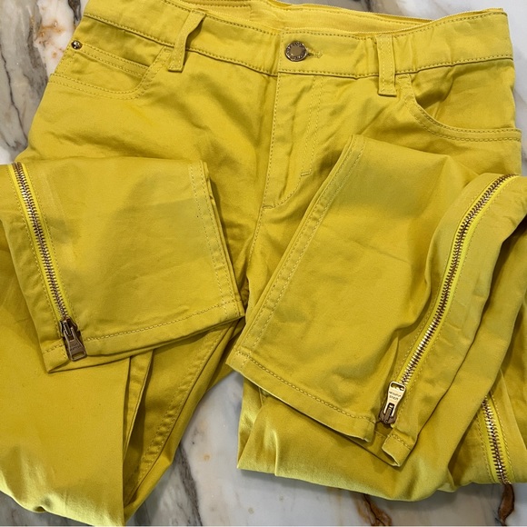 Louis Vuitton Denim - Louis Vuitton cropped ankle jeans gold side zippers Sz 0